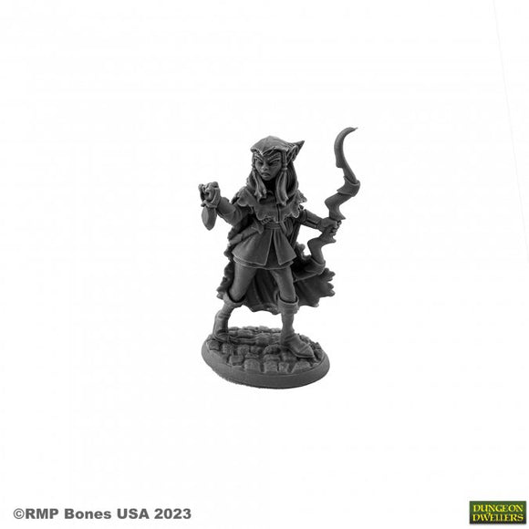 Reaper Bones USA - LIARA, ELVEN SCOUT 07069