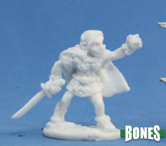 Heaven Bones Miniatures - INGRID, FEMALE GNOME ROGUE 77167